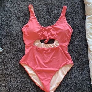 Gianni Bini swimsuit pink L, never worn. NWOT